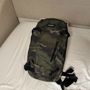 Dakine Heli Pack 12L - Olive Ashcroft Camo, One Size